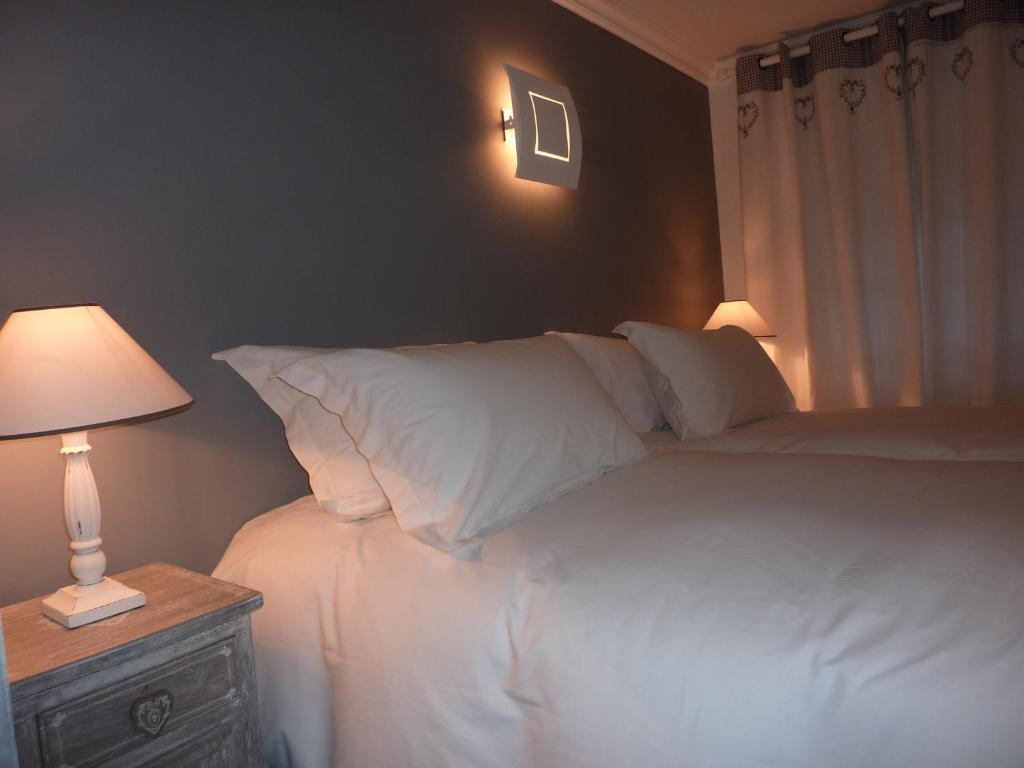 Hotel Le P'Tit Beaumont Habitación foto